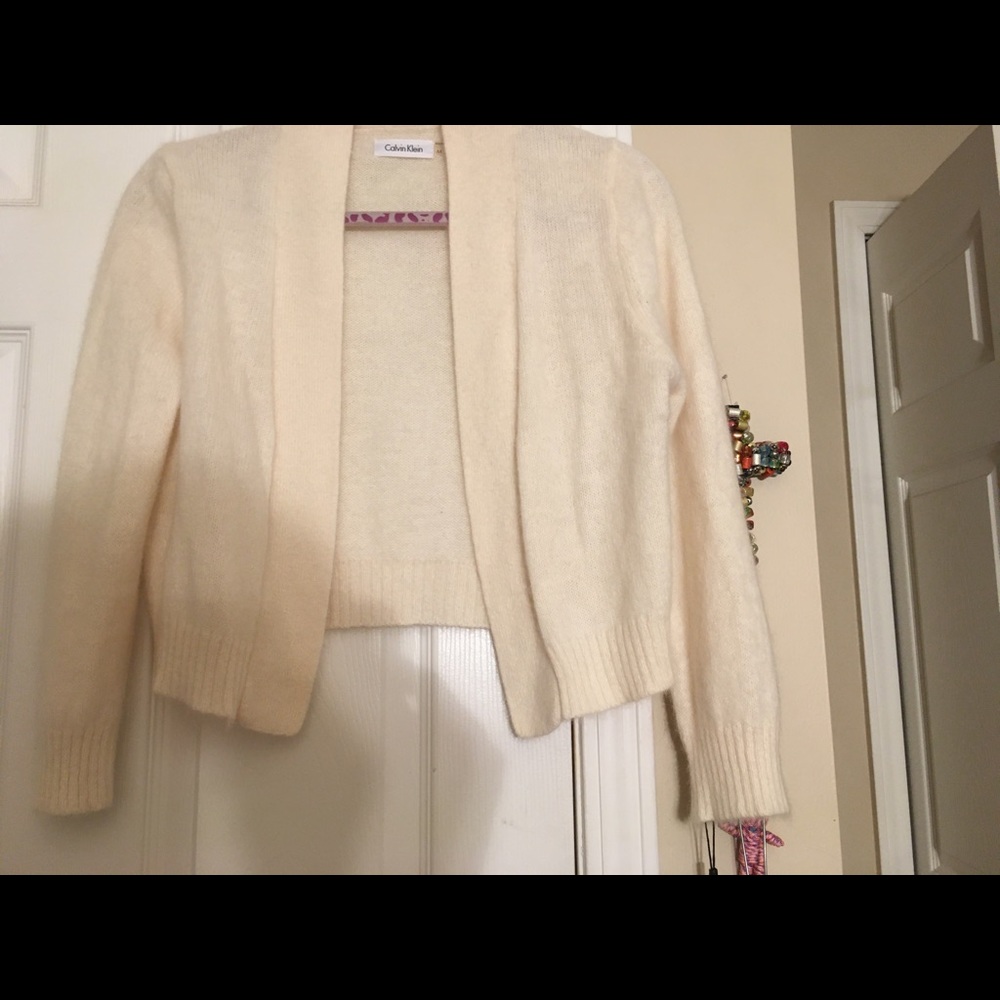 NWT Calvin Klein cream shrug